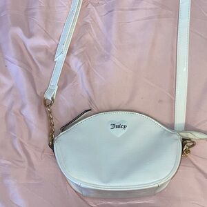 Juicy Couture White Crossbody Bag with Gold Chain Trendy Cute Basic